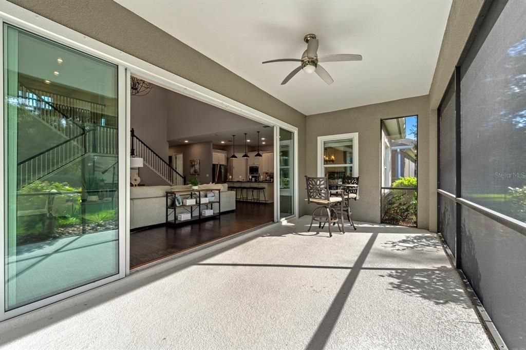 合同活跃: $699,990 (4 贝兹, 3 浴室, 4023 平方英尺)