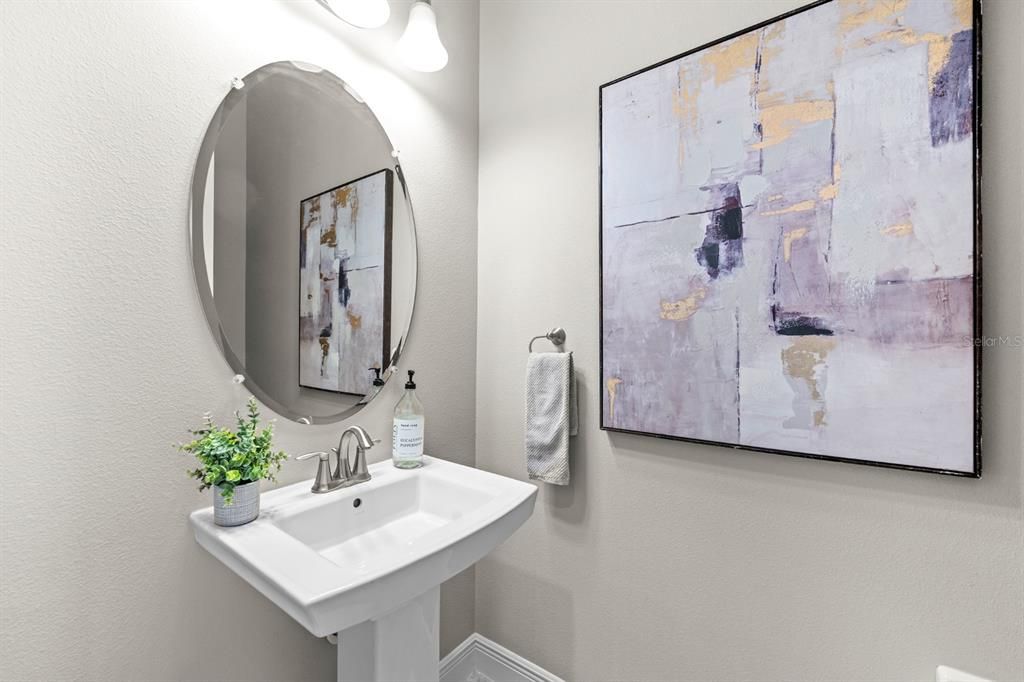 合同活跃: $699,990 (4 贝兹, 3 浴室, 4023 平方英尺)