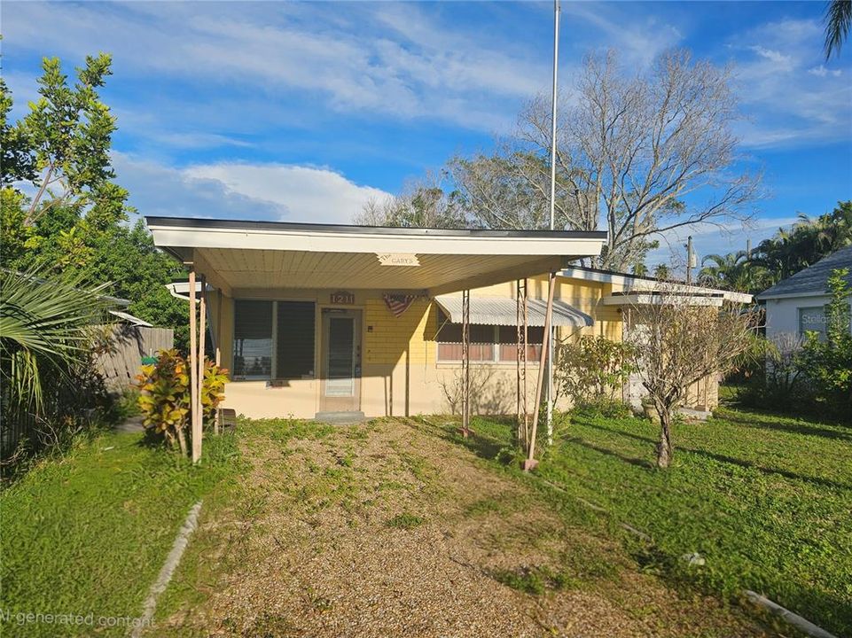 На продажу: $450,000 (0.16 acres)