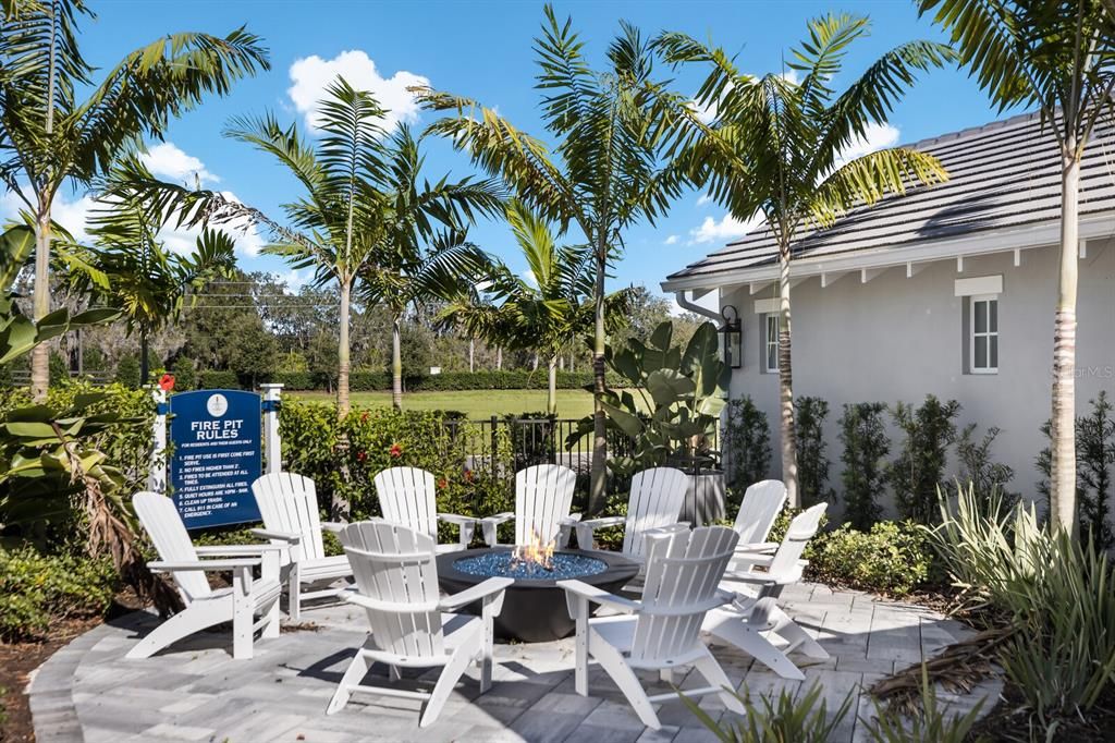 На продажу: $659,000 (3 спален, 3 ванн, 2708 Квадратных фут)