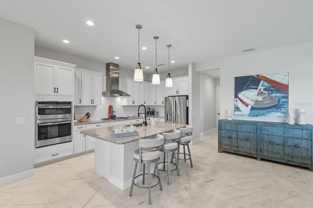 На продажу: $659,000 (3 спален, 3 ванн, 2708 Квадратных фут)