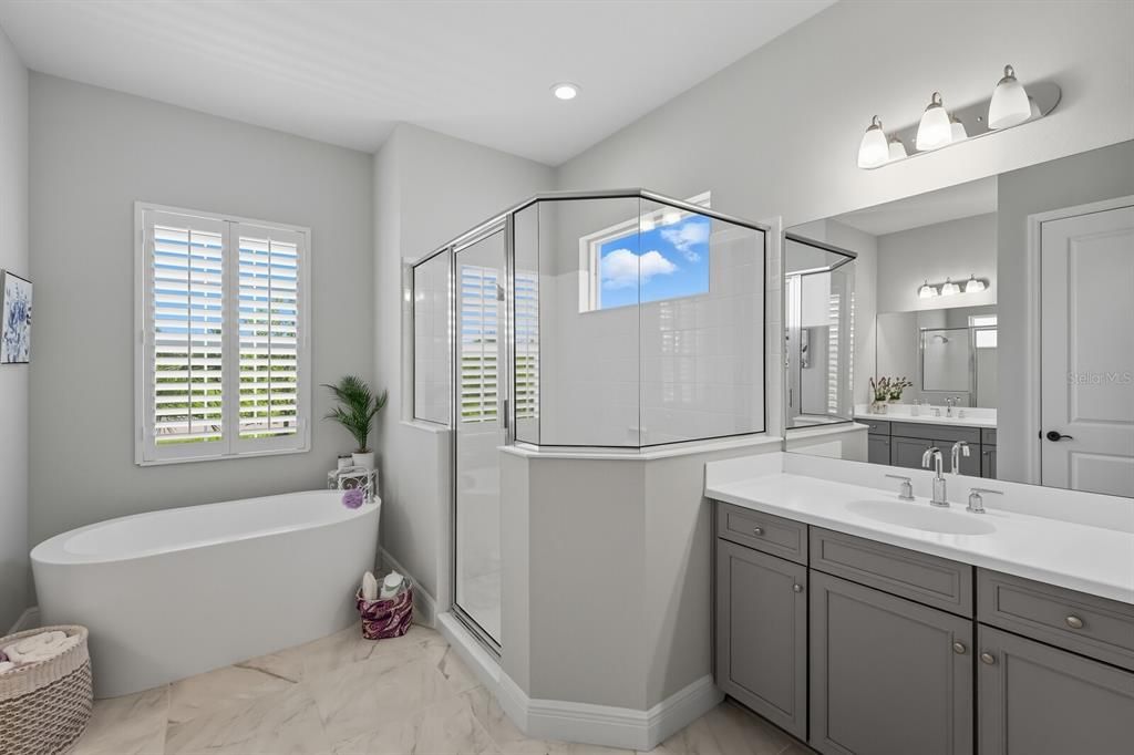 На продажу: $659,000 (3 спален, 3 ванн, 2708 Квадратных фут)