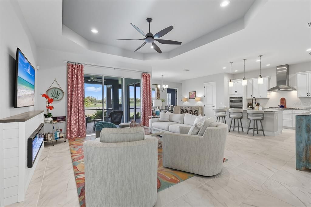 На продажу: $659,000 (3 спален, 3 ванн, 2708 Квадратных фут)