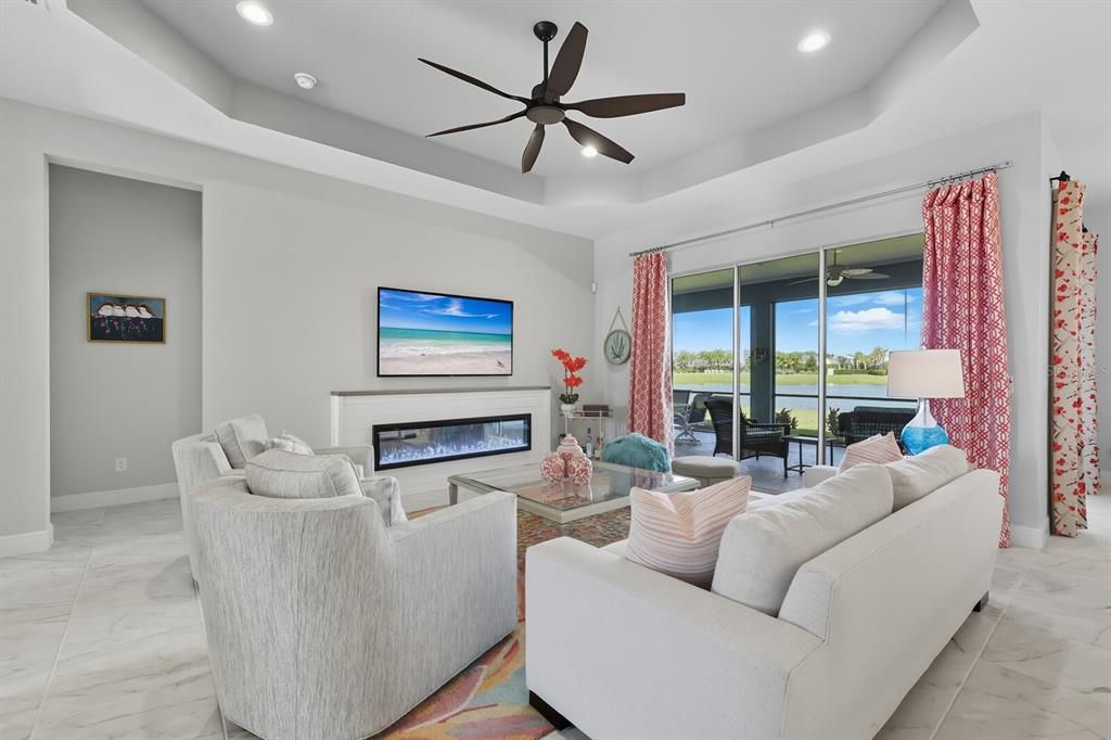 На продажу: $659,000 (3 спален, 3 ванн, 2708 Квадратных фут)