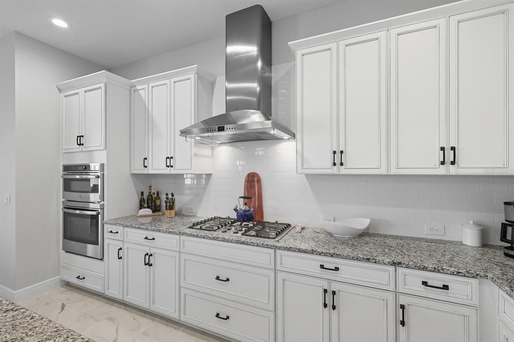 На продажу: $659,000 (3 спален, 3 ванн, 2708 Квадратных фут)