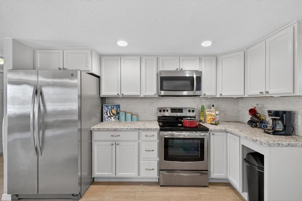 Под контрактом: $375,000 (3 спален, 2 ванн, 1303 Квадратных фут)