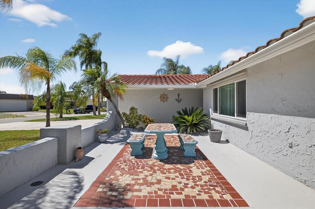 Под контрактом: $375,000 (3 спален, 2 ванн, 1303 Квадратных фут)