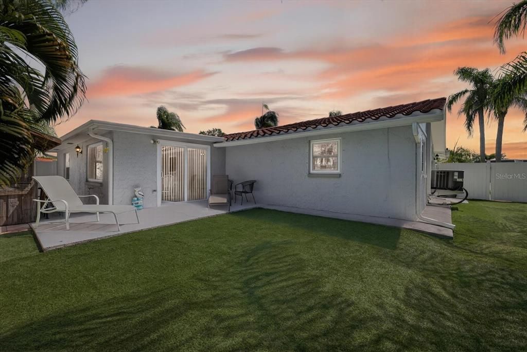 Под контрактом: $375,000 (3 спален, 2 ванн, 1303 Квадратных фут)