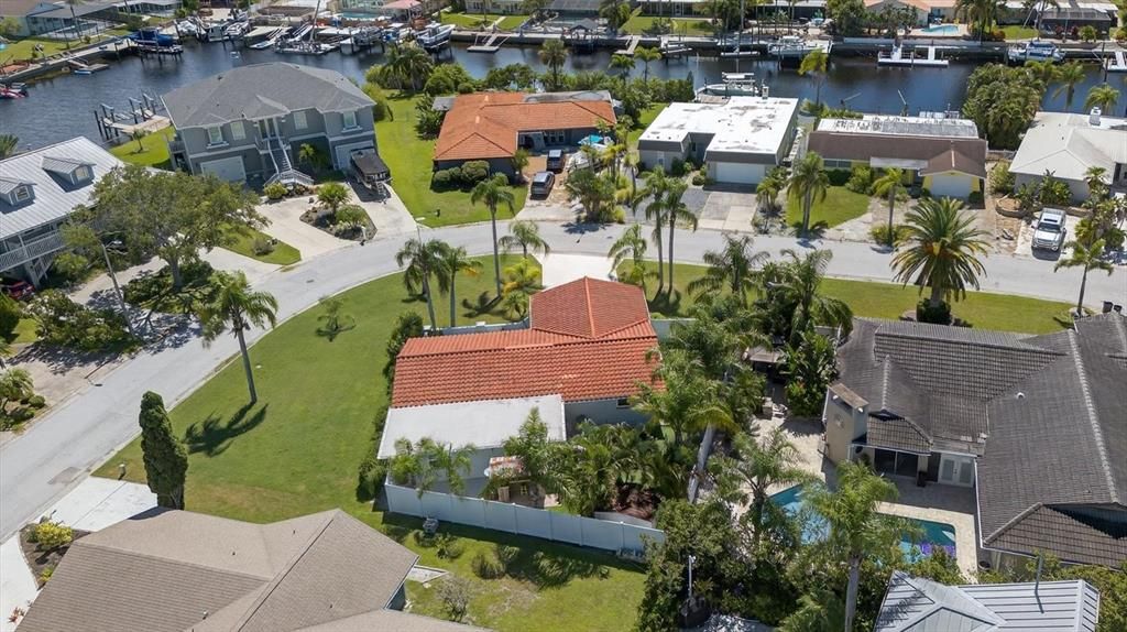 Под контрактом: $375,000 (3 спален, 2 ванн, 1303 Квадратных фут)