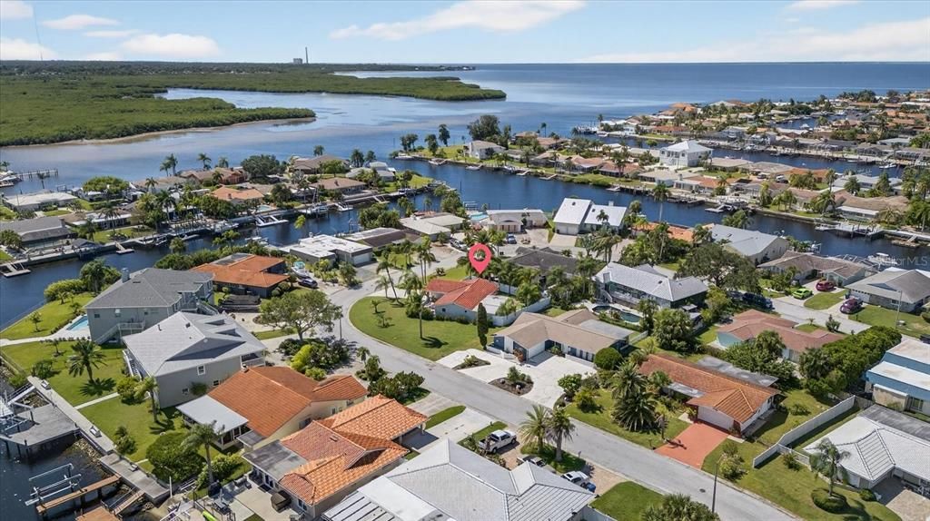 Под контрактом: $375,000 (3 спален, 2 ванн, 1303 Квадратных фут)