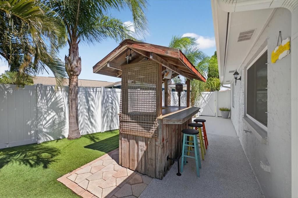 Под контрактом: $375,000 (3 спален, 2 ванн, 1303 Квадратных фут)