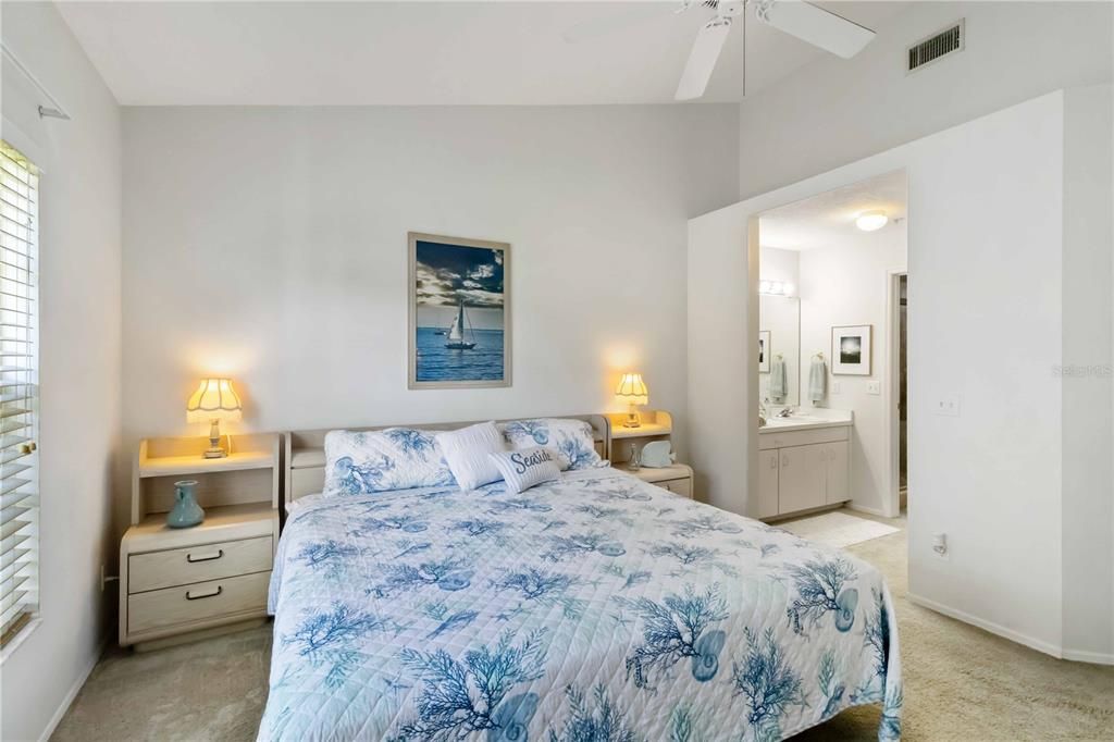 Active With Contract: $199,000 (3 beds, 2 baths, 1208 Square Feet)