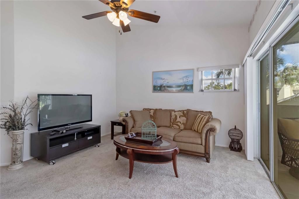 Active With Contract: $199,000 (3 beds, 2 baths, 1208 Square Feet)