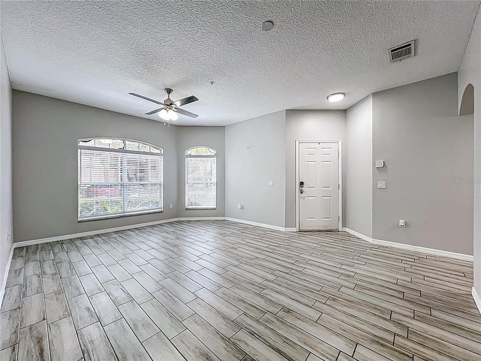 For Sale: $244,900 (2 beds, 2 baths, 1230 Square Feet)