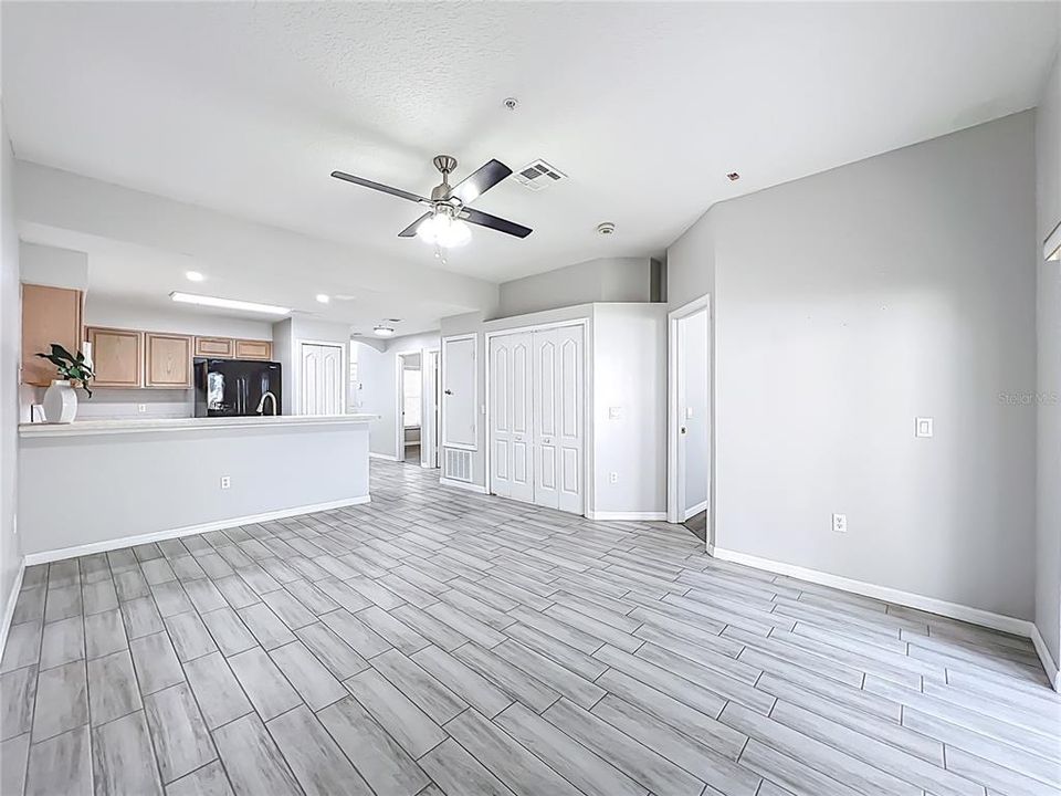 For Sale: $244,900 (2 beds, 2 baths, 1230 Square Feet)