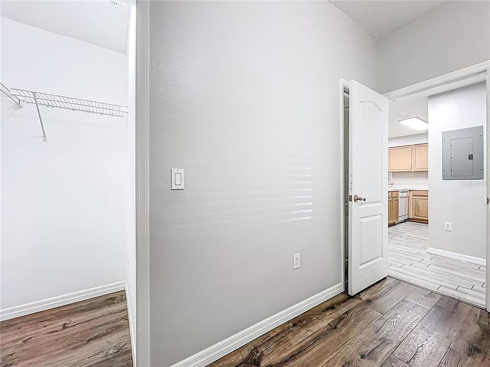 For Sale: $244,900 (2 beds, 2 baths, 1230 Square Feet)