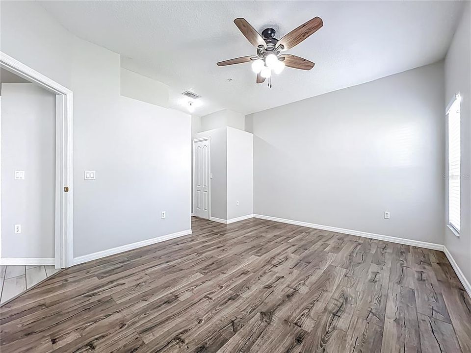 For Sale: $244,900 (2 beds, 2 baths, 1230 Square Feet)
