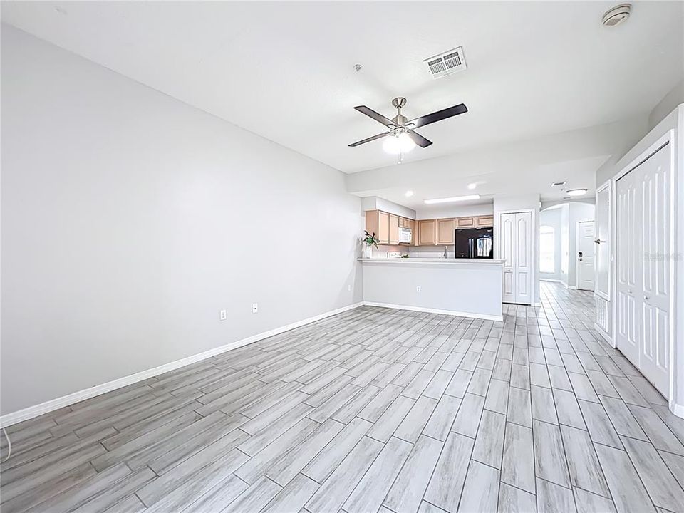 For Sale: $244,900 (2 beds, 2 baths, 1230 Square Feet)