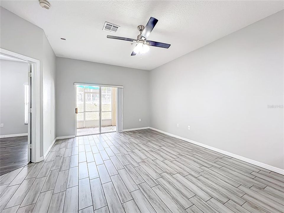 For Sale: $244,900 (2 beds, 2 baths, 1230 Square Feet)