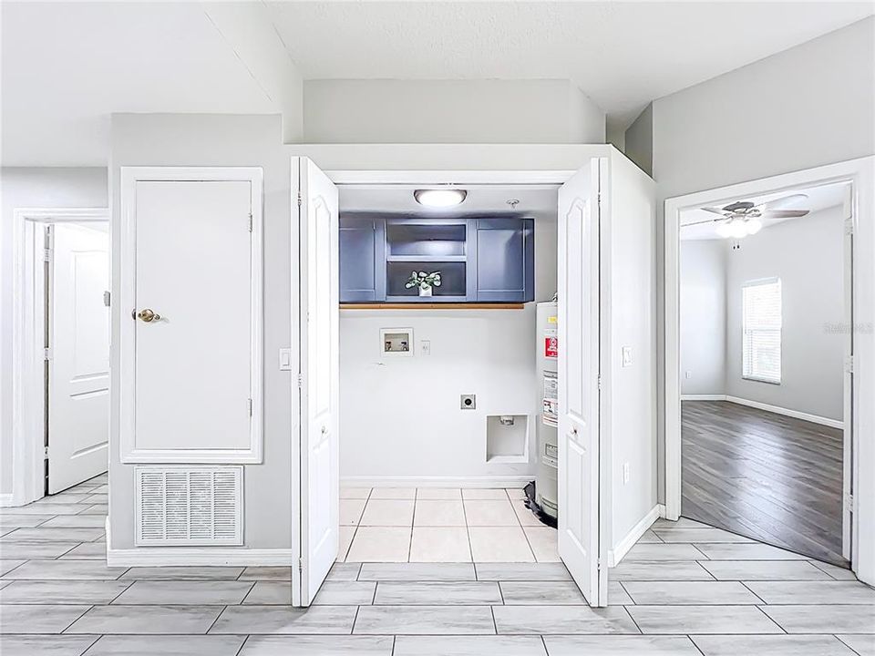 For Sale: $244,900 (2 beds, 2 baths, 1230 Square Feet)