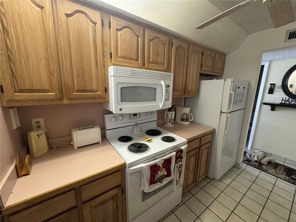 For Sale: $165,000 (1 beds, 1 baths, 600 Square Feet)