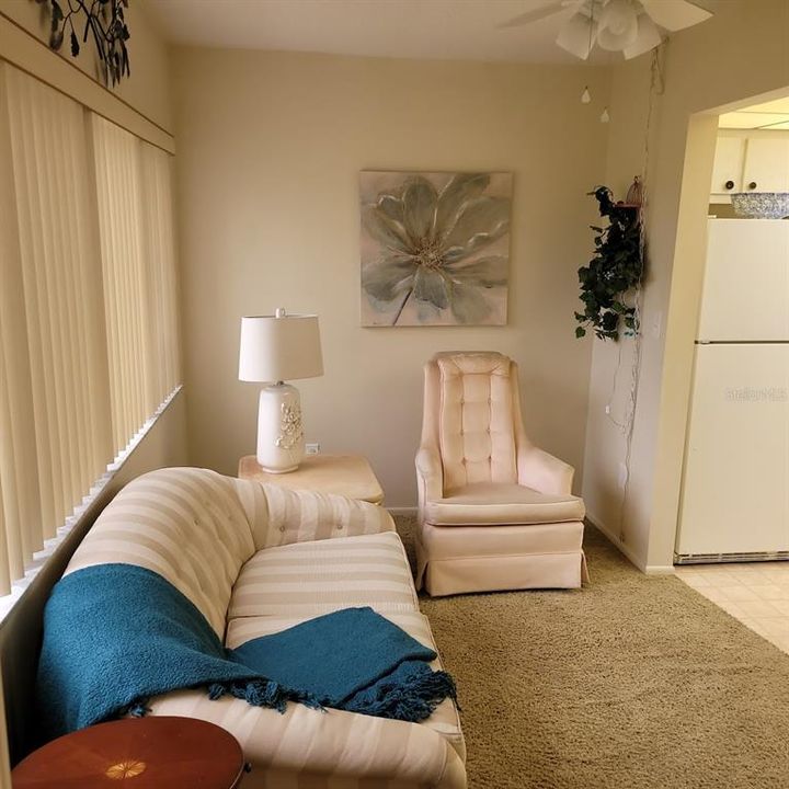 For Sale: $159,900 (2 beds, 2 baths, 1035 Square Feet)