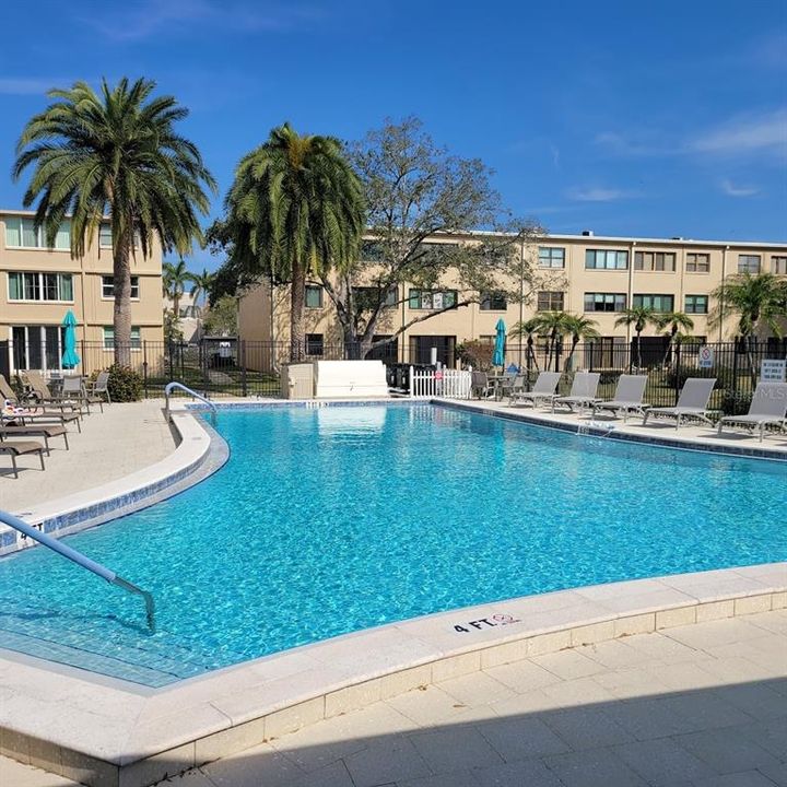 For Sale: $159,900 (2 beds, 2 baths, 1035 Square Feet)