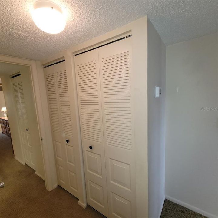 For Sale: $159,900 (2 beds, 2 baths, 1035 Square Feet)