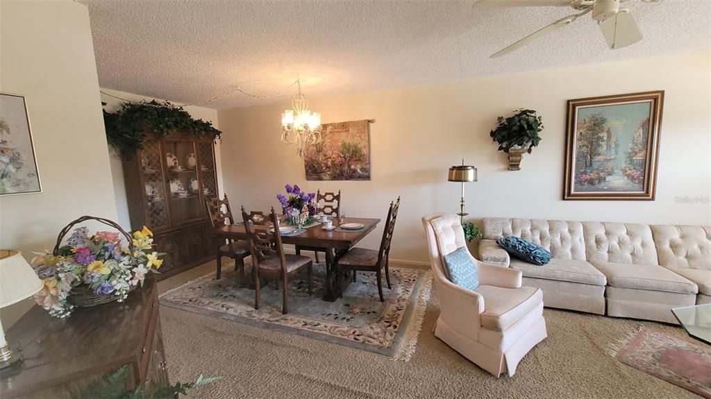 For Sale: $159,900 (2 beds, 2 baths, 1035 Square Feet)