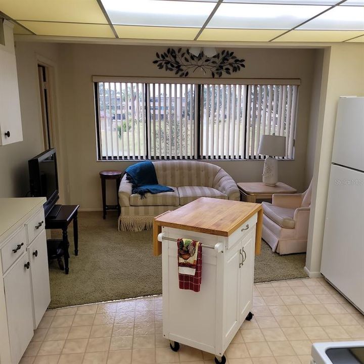 For Sale: $159,900 (2 beds, 2 baths, 1035 Square Feet)