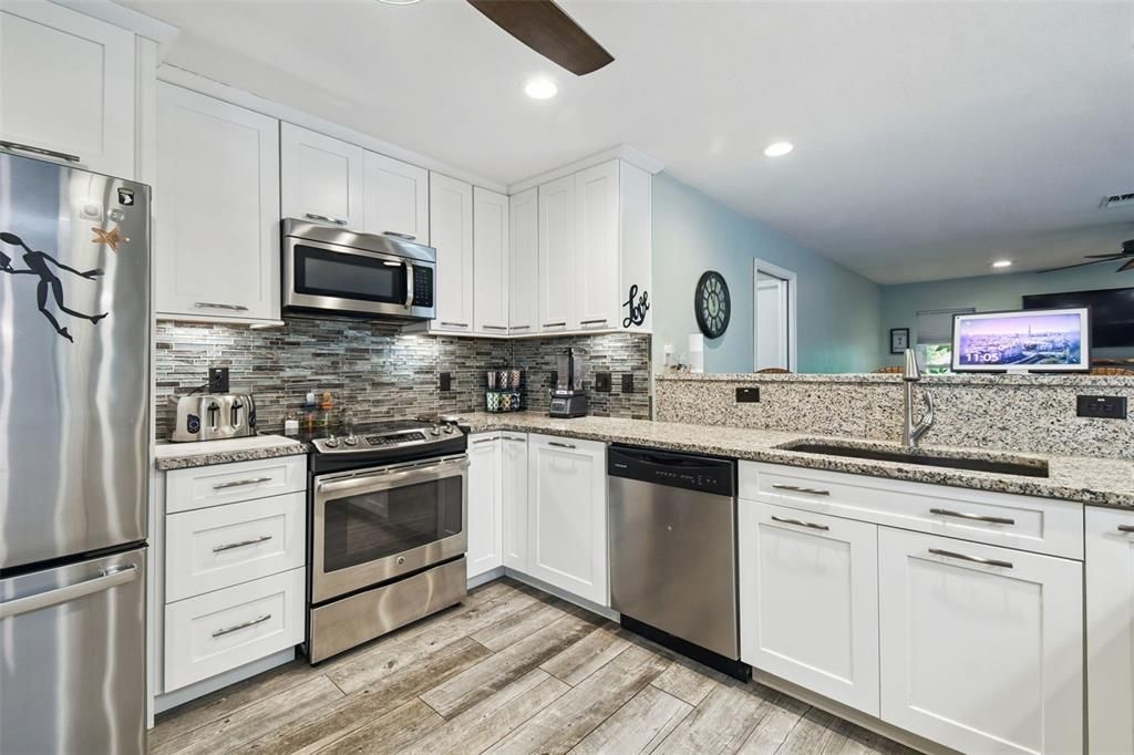 Active With Contract: $379,000 (3 beds, 2 baths, 1993 Square Feet)