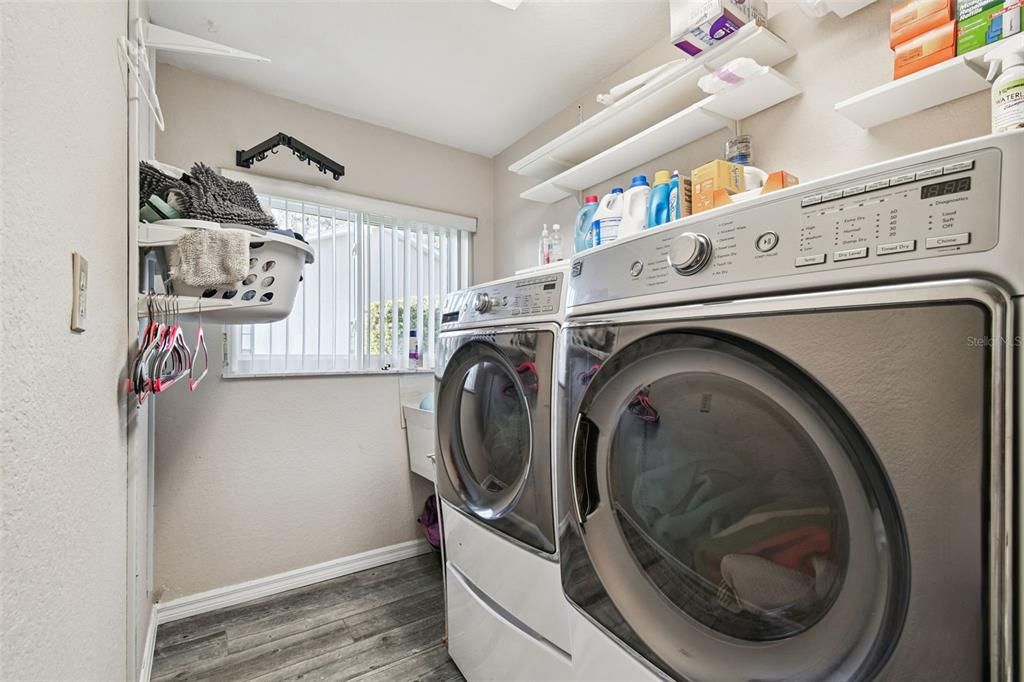 Active With Contract: $379,000 (3 beds, 2 baths, 1993 Square Feet)