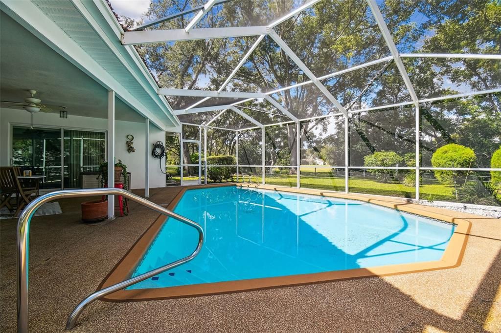 Active With Contract: $379,000 (3 beds, 2 baths, 1993 Square Feet)