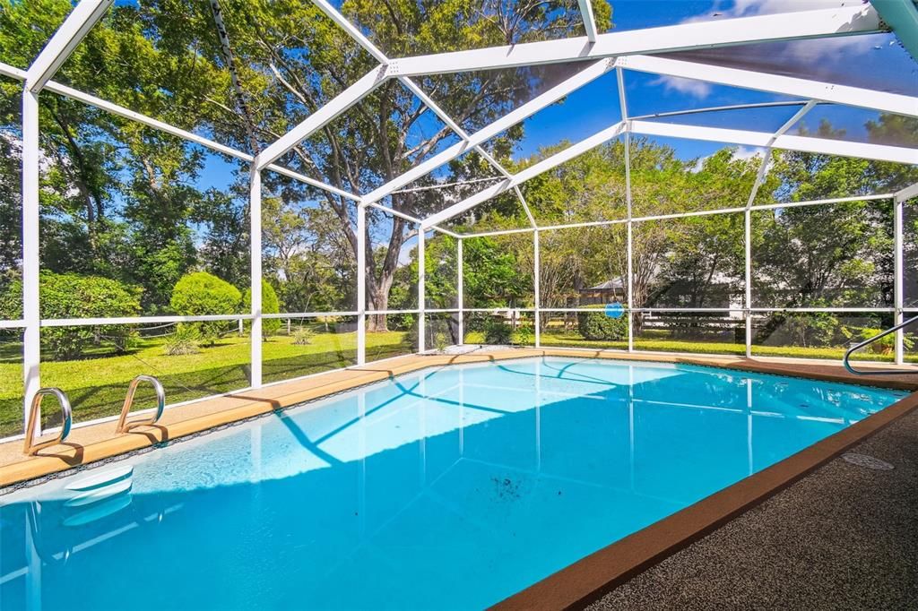 Active With Contract: $379,000 (3 beds, 2 baths, 1993 Square Feet)