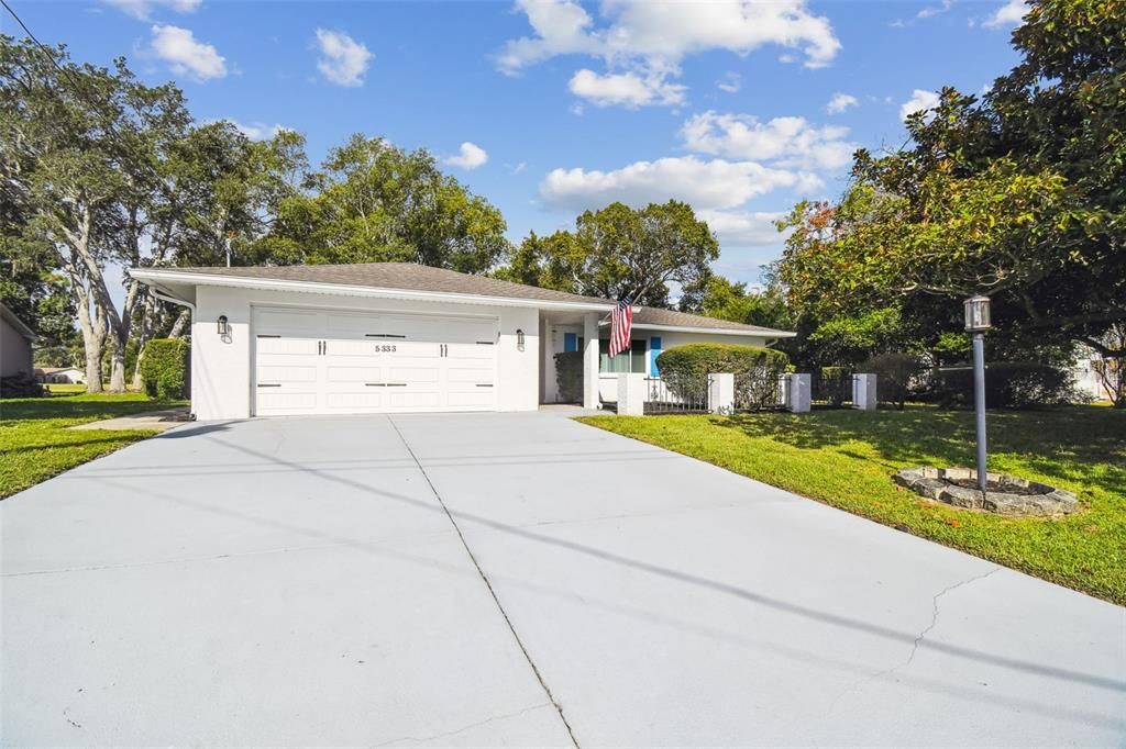 Active With Contract: $379,000 (3 beds, 2 baths, 1993 Square Feet)