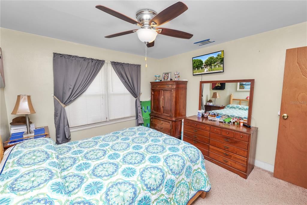 На продажу: $235,000 (3 спален, 2 ванн, 2008 Квадратных фут)