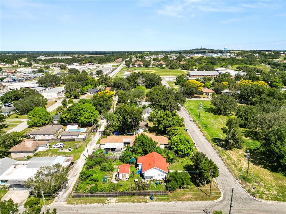 На продажу: $235,000 (3 спален, 2 ванн, 2008 Квадратных фут)