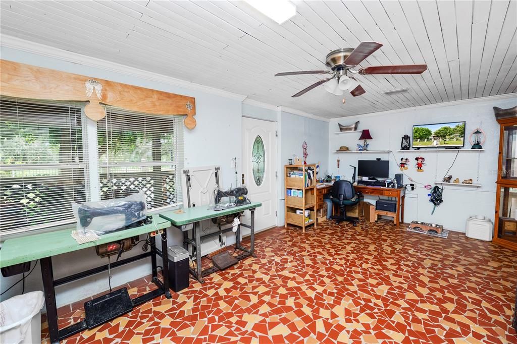 На продажу: $235,000 (3 спален, 2 ванн, 2008 Квадратных фут)