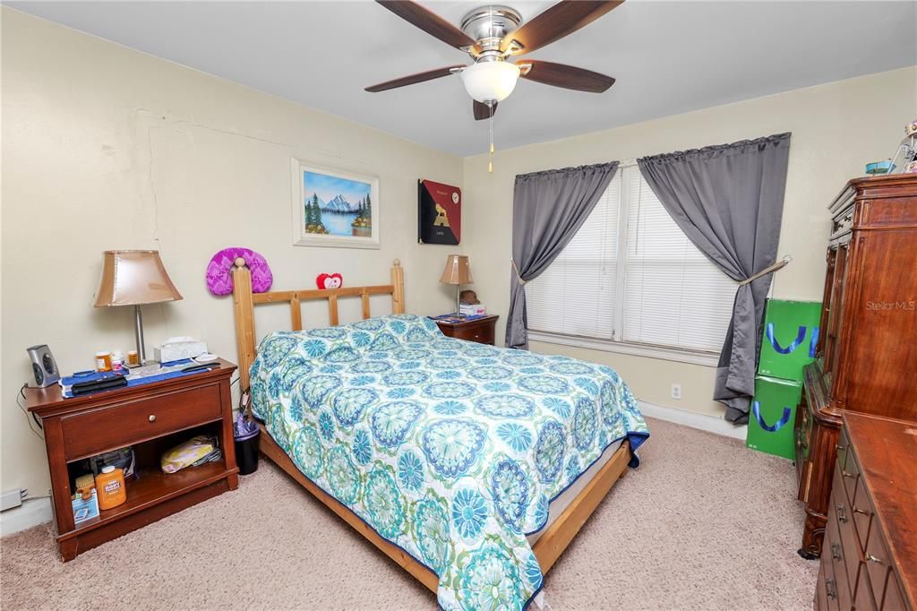 На продажу: $235,000 (3 спален, 2 ванн, 2008 Квадратных фут)