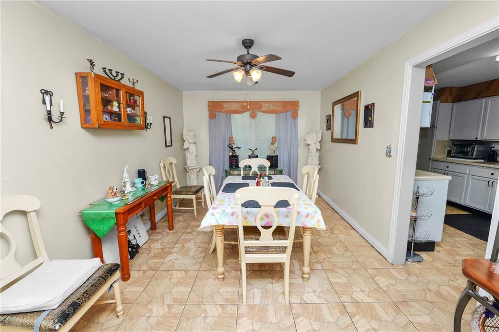 На продажу: $235,000 (3 спален, 2 ванн, 2008 Квадратных фут)