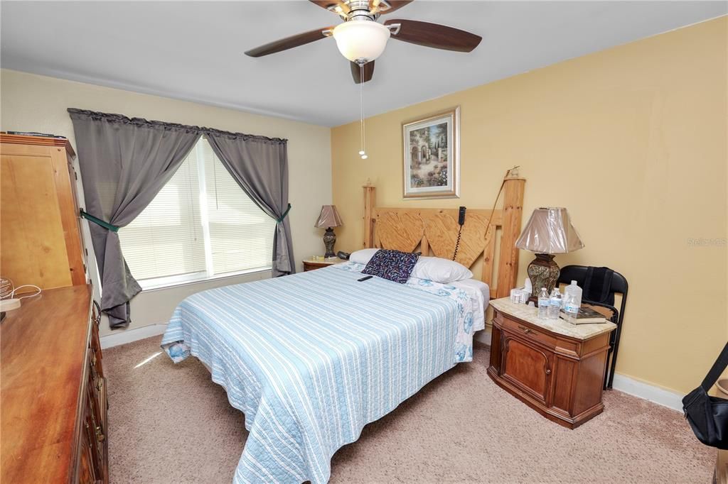 На продажу: $235,000 (3 спален, 2 ванн, 2008 Квадратных фут)