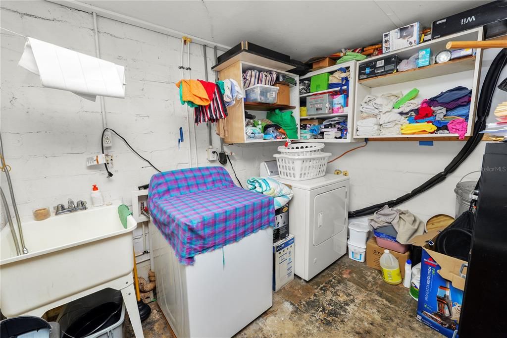 На продажу: $235,000 (3 спален, 2 ванн, 2008 Квадратных фут)