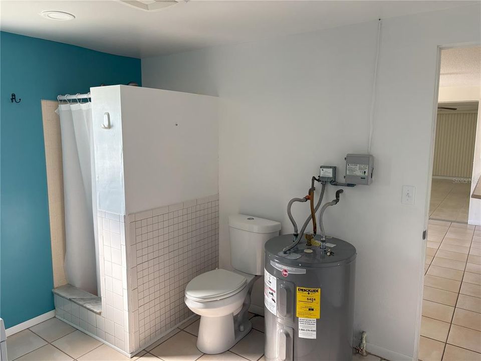 合同活跃: $245,000 (3 贝兹, 2 浴室, 1354 平方英尺)