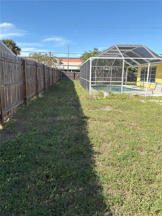 合同活跃: $245,000 (3 贝兹, 2 浴室, 1354 平方英尺)