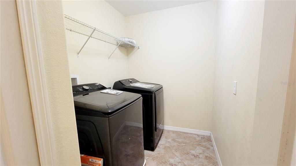 For Sale: $325,000 (3 beds, 2 baths, 2010 Square Feet)