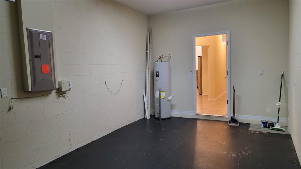 For Sale: $325,000 (3 beds, 2 baths, 2010 Square Feet)