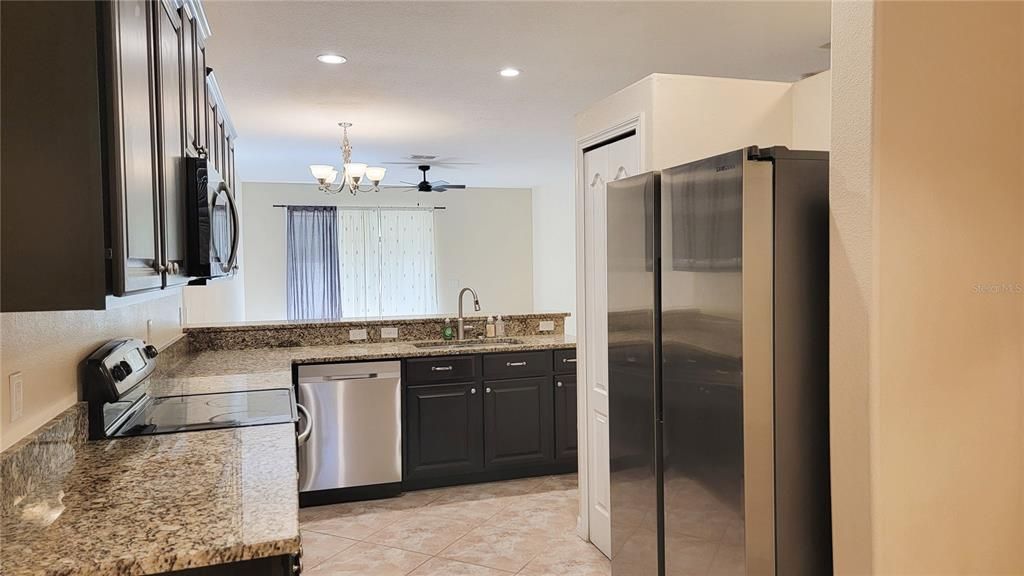 For Sale: $325,000 (3 beds, 2 baths, 2010 Square Feet)