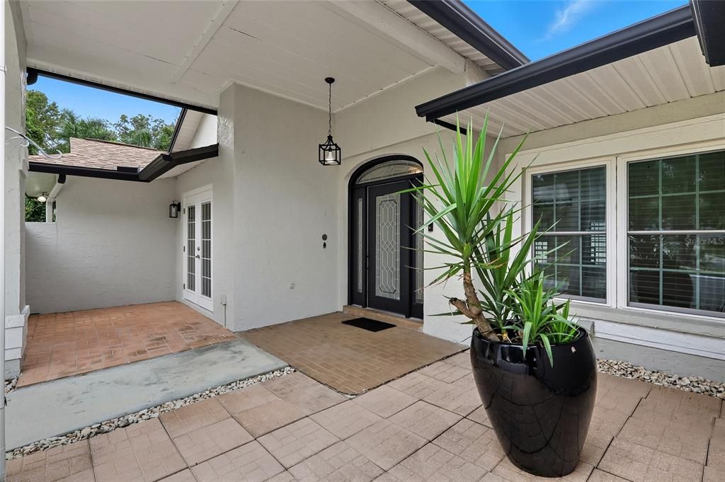 Под контрактом: $499,000 (4 спален, 2 ванн, 2200 Квадратных фут)