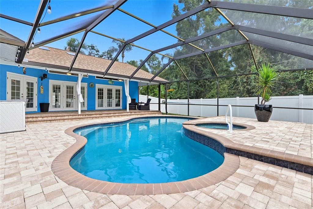 Под контрактом: $499,000 (4 спален, 2 ванн, 2200 Квадратных фут)