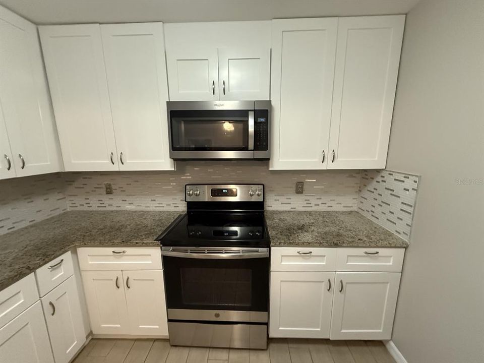 На продажу: $240,000 (3 спален, 2 ванн, 1118 Квадратных фут)